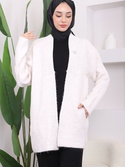 Krem Broşlu Şardon Triko Hırka