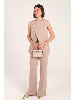 Taş Düğme Detaylı Krep Yelek