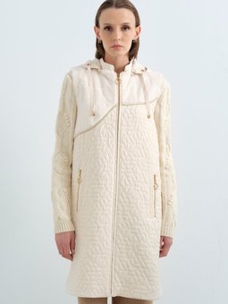 İnce Kapitone Peluş Detaylı Yelek Ekru