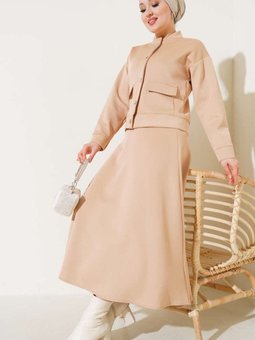 Bej Metal Düğmeli Etekli Scuba İkili Takım