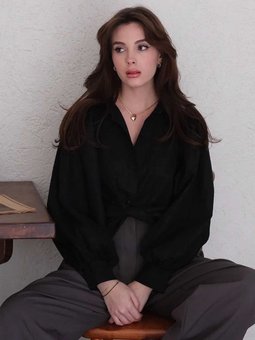 Klasik Yaka Crop Siyah Gömlek