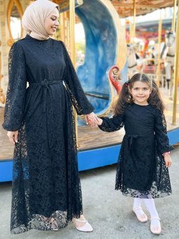 Siyah Dantelli Anne Elbise