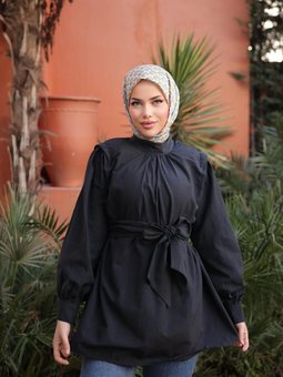 Siyah Ön Ve Kol Ucu Büzgülü Kemerli Tunik