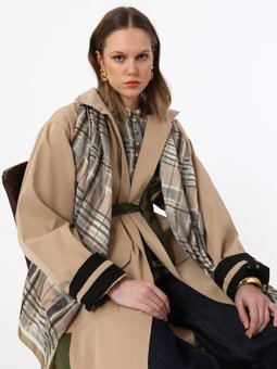 Manşet Detaylı Renk Bloklu Bej Trençkot