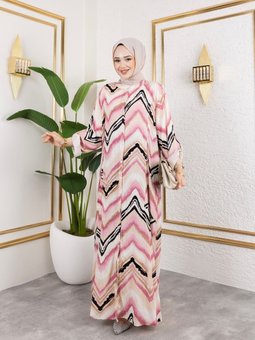 Pembe Hakim Yaka Ve Önü Düğmeli Yandan Cep Detaylı İle Desenli Dokuma Viskon Battal Elbise