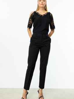 Siyah Boru Paça Köprülü Pantolon