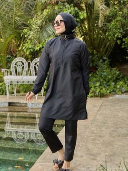 Siyah Fermuarlı Parmak Detaylı Mayo