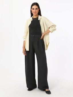 Pile Detaylı Klasik Siyah Pantolon