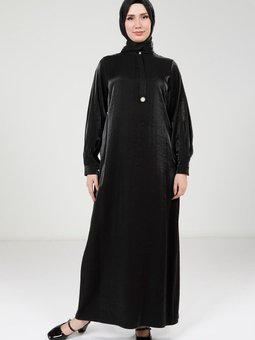 Siyah Broşlu Renk Parlak Kumaş Elbise