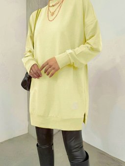 Açık Sarı Bisiklet Yaka Yırtmaçlı Armalı Sweat