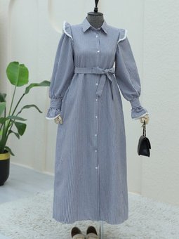 Lacivert Önü Düğmeli Dantel Detaylı Kemerli Elbise