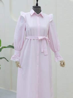 Pudra Önü Düğmeli Dantel Detaylı Kemerli Elbise