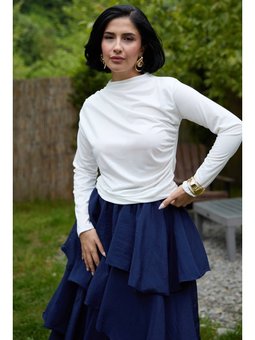 Omuzu Pileli Beyaz Bluz