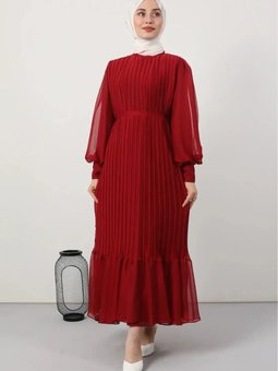 Kırmızı Pileli Kemerli Elbise