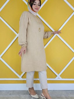 Bej Omuz Taş Detaylı Kolyeli Tunik