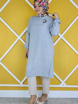 Gri Broş Detaylı Ve Etek Ucu Taş Tunik