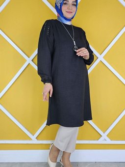 Siyah Omuz Taş Detaylı Kolyeli Tunik