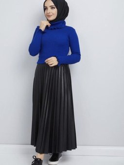 Siyah Deri Görünümlü Pileli Uzun Etek