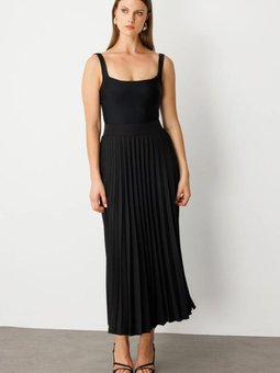 Siyah Uzun Piliseli Etek