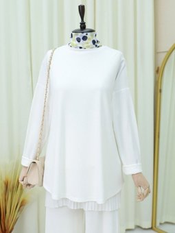 Beyaz Yuvarlak Yaka Oval Kesim Cepli Pantolonlu İkili Takım