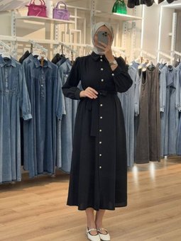 Siyah Arkası A Pile Düğmeli Kuşaklı Elbise