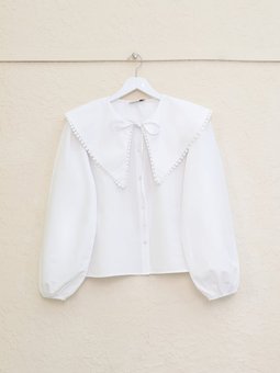 Önlük Yaka Bağlamalı Kolu Lastikli Beyaz Gömlek