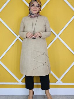 Bej Nervür Dikim Detaylı Kolyeli Tunik