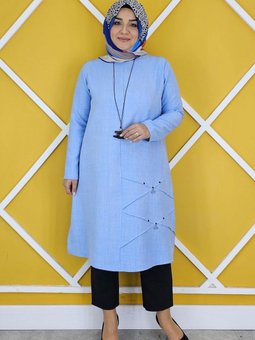 Buz Mavi Nervür Dikim Detaylı Kolyeli Tunik