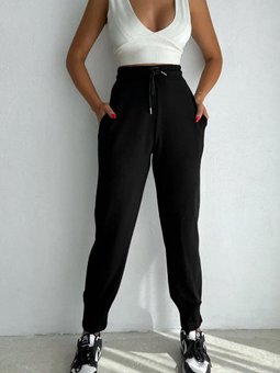 Siyah Paça Pileli Modal Kumaş Rahat Kalıp Pantolon