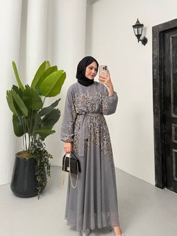 Gri Şifon Kumaş Kuşaklı Kayık Yaka Elbise