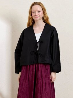 Fiyonklu Siyah Ceket