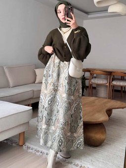 Vizon Etnik Desen Pamuk Saten Kloş Etek & Haki Balon Kol Triko Hırka