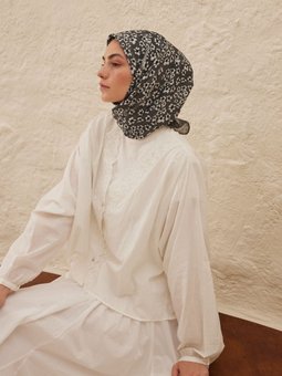 Daısy Garden Desen Pamuk Vual Gri Eşarp