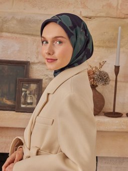 Dark Flower Desen Pamuk İpek Lacivert Eşarp