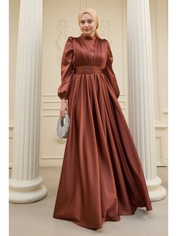 Çapraz Desenli Piliseli Kahverengi Saten Elbise