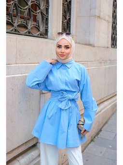 Uzun Kuşaklı Mavi Gömlek