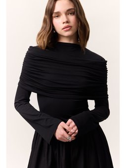 Geniş Etekli Uzun Siyah Elbise