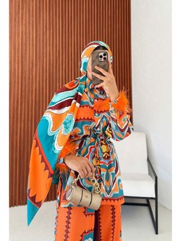 Şallı Desenli Gömlekli Takım