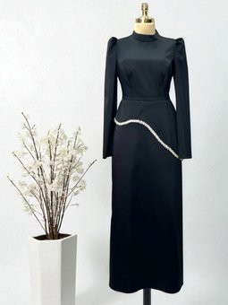 Kristal Taş Detaylı Saten Şık Siyah Abiye Elbise