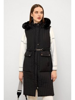 Kürklü Çıkabilen Kapüşonlu Kemer Detaylı Kapitone Siyah Yelek