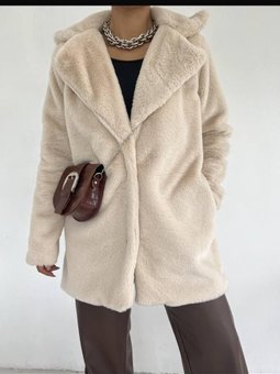 İçi Astarlı Cepli Kürklü Taş Ceket