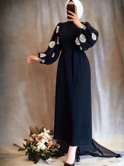 Kolu Tül Nakışlı Kalem Siyah Elbise