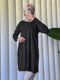 Yırtmaçlı Yelpaze Desenli Triko Siyah Tunik