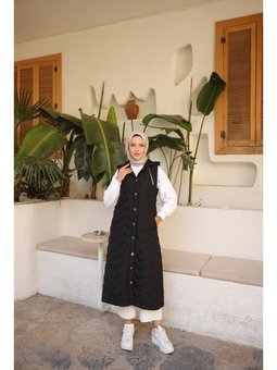 Kapüşonlu Çıtçıtlı Kolsuz Cepli Kapitone Uzun Siyah Yelek 46)