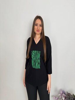 Büyük Beden Baskılı Ve Taş Detaylı Siyah Bluz