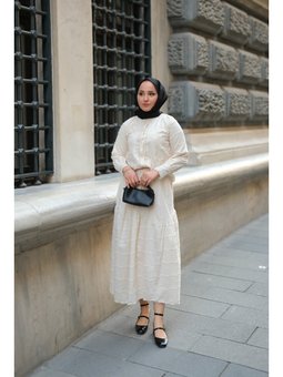 Güpür Detaylı Krem Takım