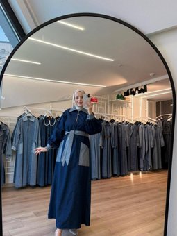 Lacivert Açık Koyu Renk Kontrastlı Kemerli Kot Elbise