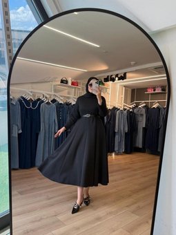 Siyah Pamuklu Kumaş Kloş Etekli Elbise