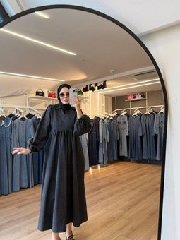 Siyah V Yaka Beli Büzgülü Geniş Kalıp Balon Kollu Denim Kot Elbise