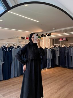 Siyah Yanları Bağlamalı Yelekli Süet Elbise